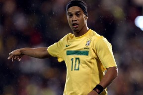 爱游戏平台首页-明晨足协杯前瞻：罗德里伤情更新，北京首钢冲击逆转纪录